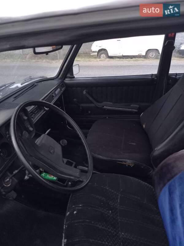 Седан ВАЗ / Lada 2105 1992 в Дніпрі