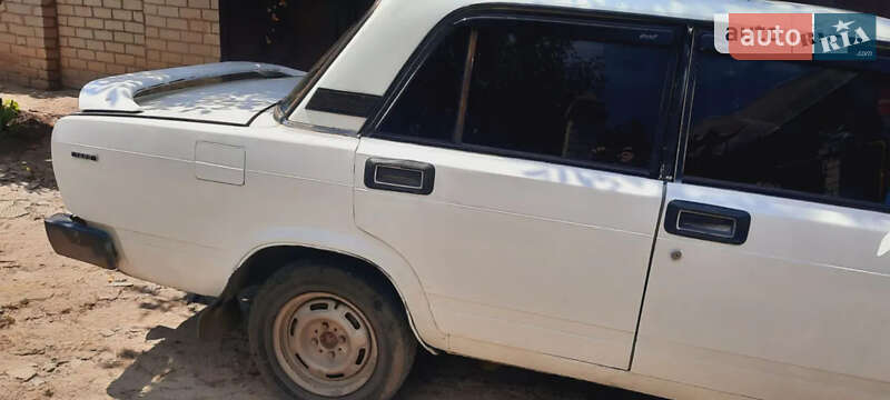 Седан ВАЗ / Lada 2105 1986 в Херсоні