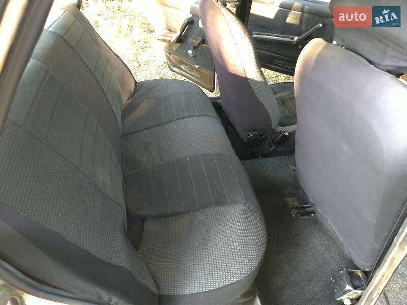 Седан ВАЗ / Lada 2105 1986 в Звенигородке фото 11 Седан ВАЗ / Lada 2105 1986 в Звенигородке