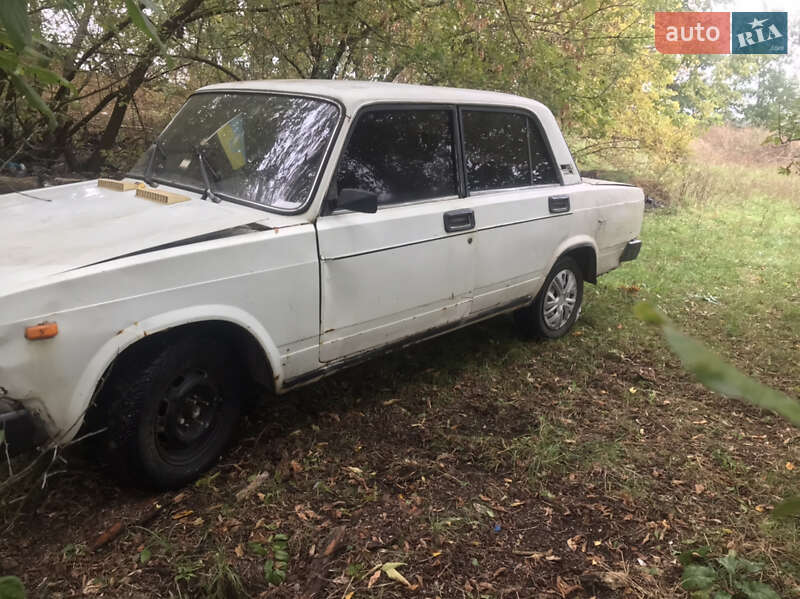 Седан ВАЗ / Lada 2105 1985 в Яворові
