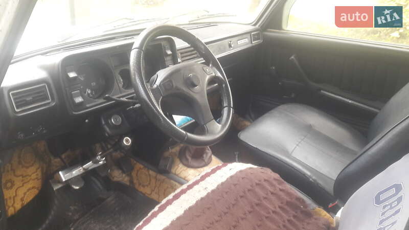 Седан ВАЗ / Lada 2105 1992 в Києві фото 5 Седан ВАЗ / Lada 2105 1992 в Києві