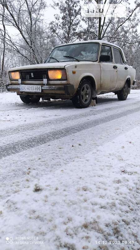 Седан ВАЗ / Lada 2105 1981 в Кореці