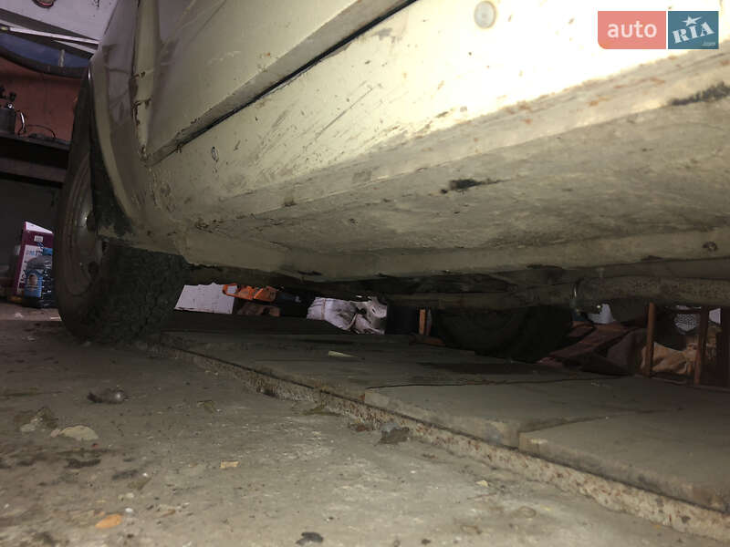 Седан ВАЗ / Lada 2105 1989 в Погребище фото 16 Седан ВАЗ / Lada 2105 1989 в Погребище