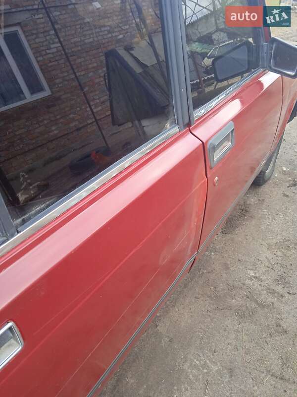 Седан ВАЗ / Lada 2105 1990 в Рожище