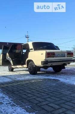 Седан ВАЗ / Lada 2105 1990 в Черновцах