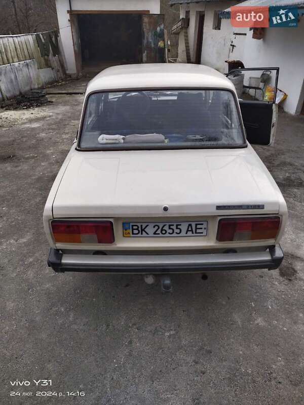 Седан ВАЗ / Lada 2105 1990 в Дубно