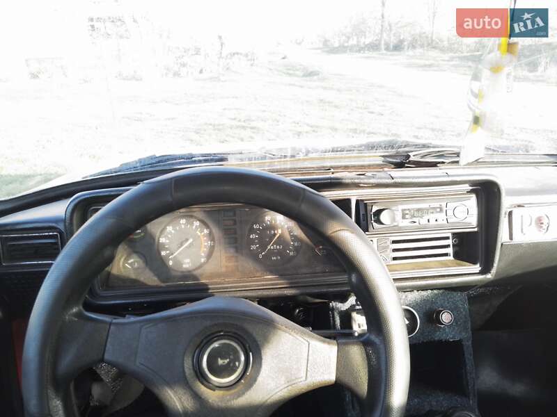 Седан ВАЗ / Lada 2105 1991 в Николаевке