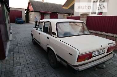 Седан ВАЗ / Lada 2105 1993 в Ровно