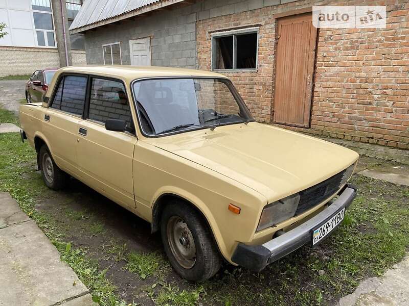 Седан ВАЗ / Lada 2105 1984 в Луцке