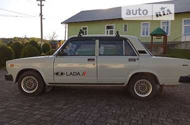Седан ВАЗ / Lada 2105 1990 в Коломые