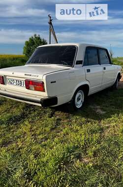 Седан ВАЗ / Lada 2105 1987 в Ильинцах