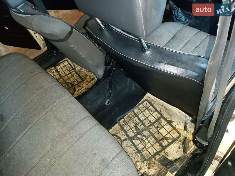 Седан ВАЗ / Lada 2105 1987 в Черновцах фото 9 Седан ВАЗ / Lada 2105 1987 в Черновцах