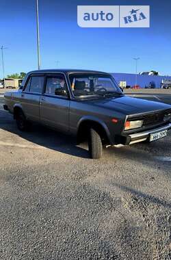 Седан ВАЗ / Lada 2105 1983 в Черновцах