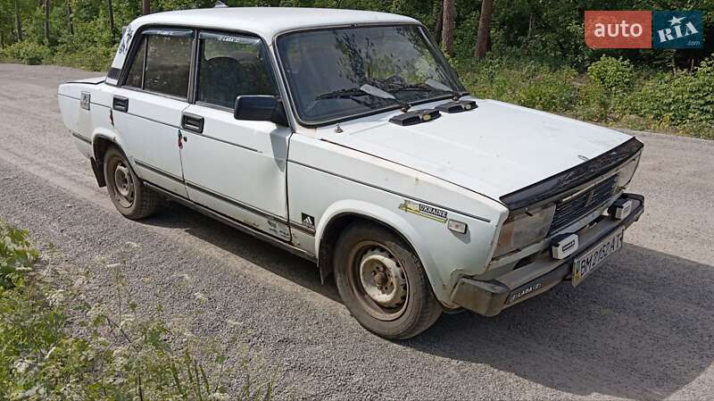 Седан ВАЗ / Lada 2105 1990 в Изюме