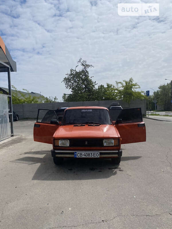 Седан ВАЗ / Lada 2105 1984 в Чернігові
