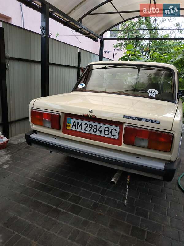 Седан ВАЗ / Lada 2105 1998 в Житомире