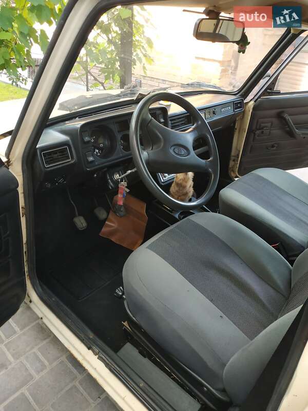 Седан ВАЗ / Lada 2105 1998 в Житомире