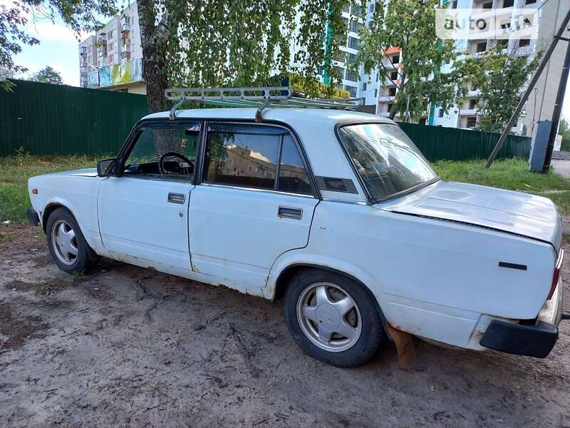 Седан ВАЗ / Lada 2105 1985 в Чернигове