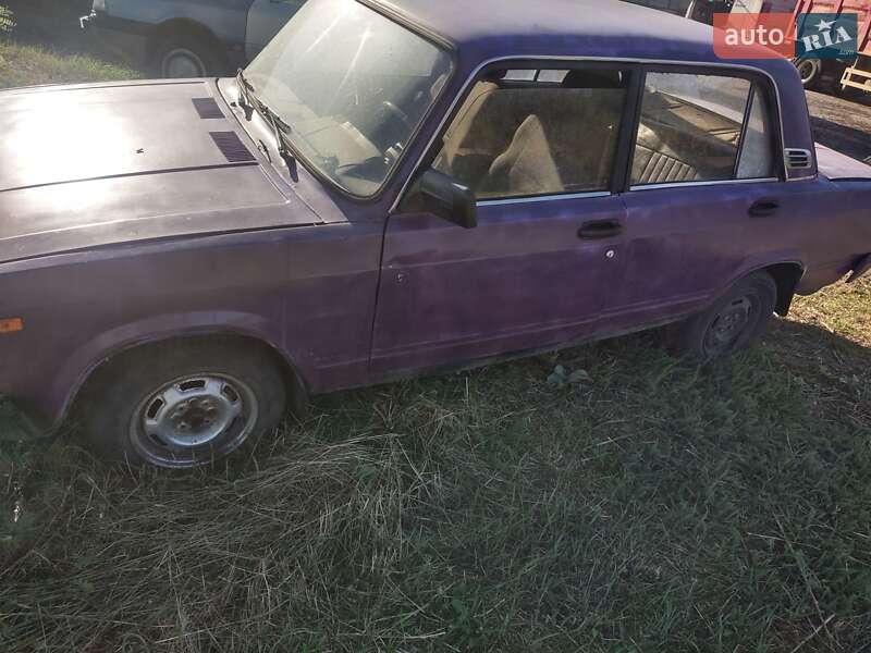 Седан ВАЗ / Lada 2105 1982 в Богуславі