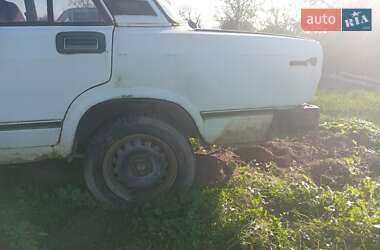 Седан ВАЗ / Lada 2105 1983 в Журавному