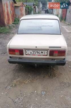 Седан ВАЗ / Lada 2105 1982 в Киеве