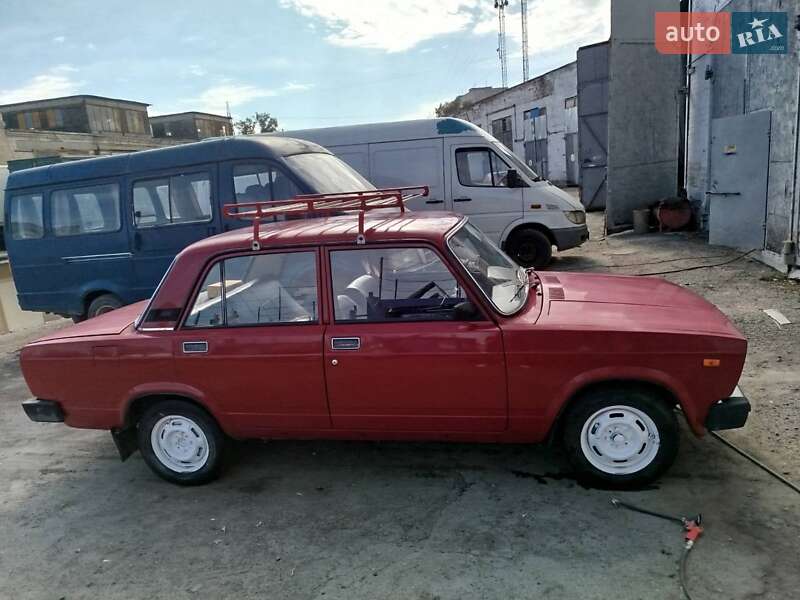 Седан ВАЗ / Lada 2105 1983 в Днепре