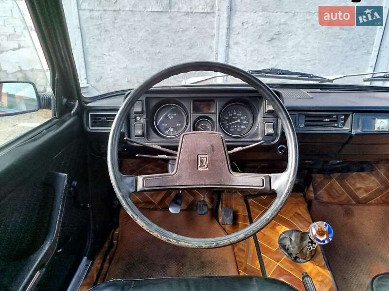 Седан ВАЗ / Lada 2105 1983 в Днепре