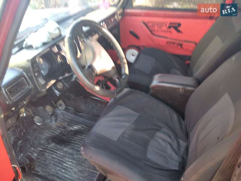 Седан ВАЗ / Lada 2105 1991 в Щирце фото 23 Седан ВАЗ / Lada 2105 1991 в Щирце