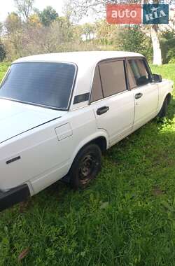 Седан ВАЗ / Lada 2105 1989 в Городке