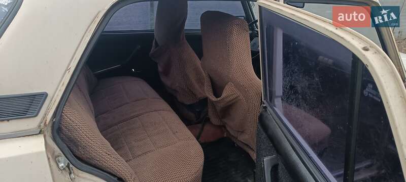 Седан ВАЗ / Lada 2105 1983 в Змиеве фото 5 Седан ВАЗ / Lada 2105 1983 в Змиеве