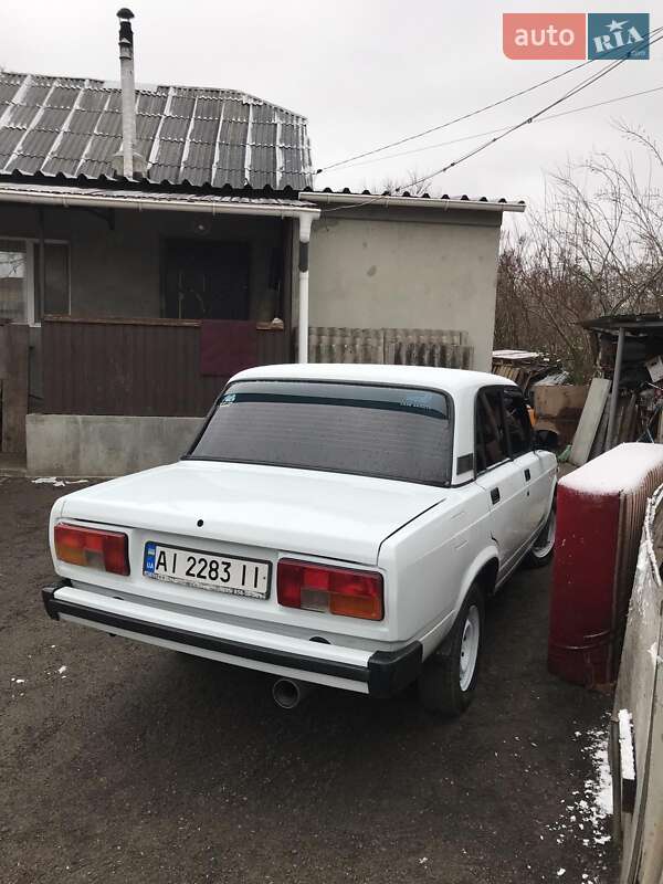 Седан ВАЗ / Lada 2105 1990 в Києві