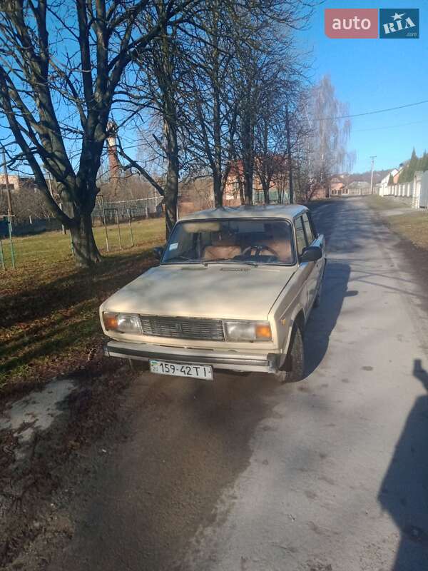 Седан ВАЗ / Lada 2105 1987 в Кременці