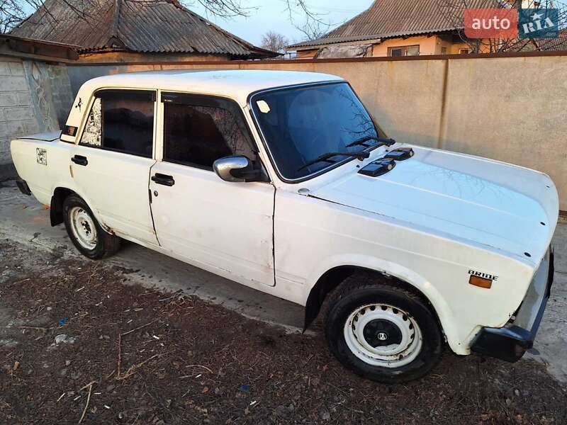 Седан ВАЗ / Lada 2105 1991 в Каменском