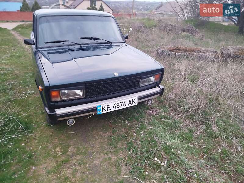 Седан ВАЗ / Lada 2105 1982 в Петровому