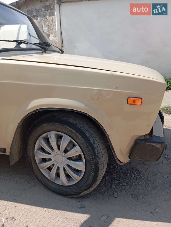 Седан ВАЗ / Lada 2105 1981 в Львове