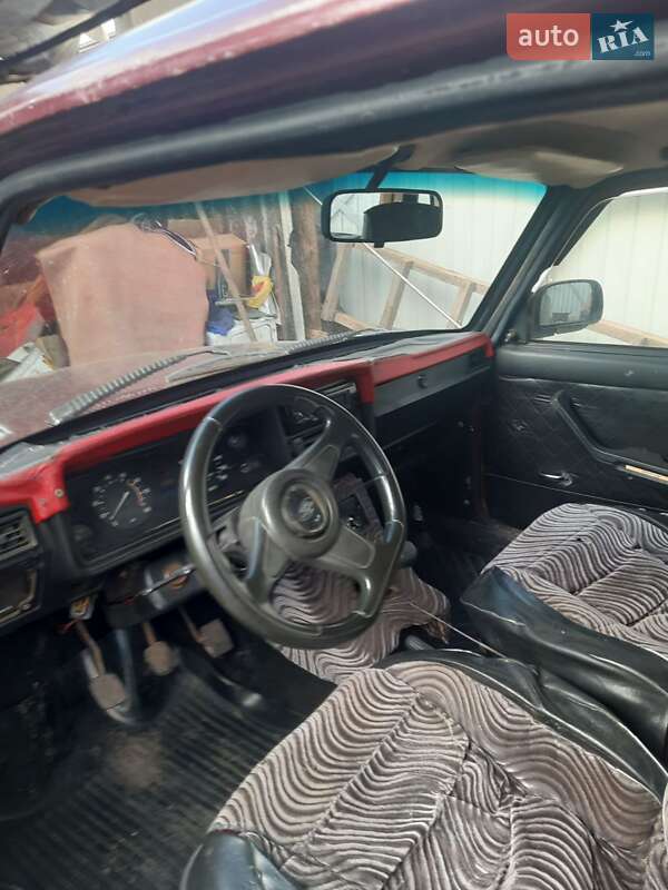 Седан ВАЗ / Lada 2105 1990 в Узині