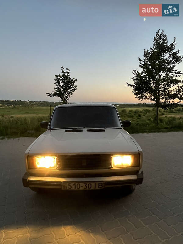 Седан ВАЗ / Lada 2105 1992 в Калуші