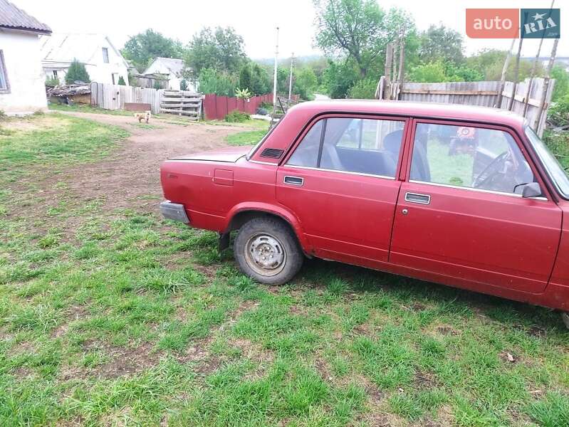Седан ВАЗ / Lada 2105 1985 в Умани