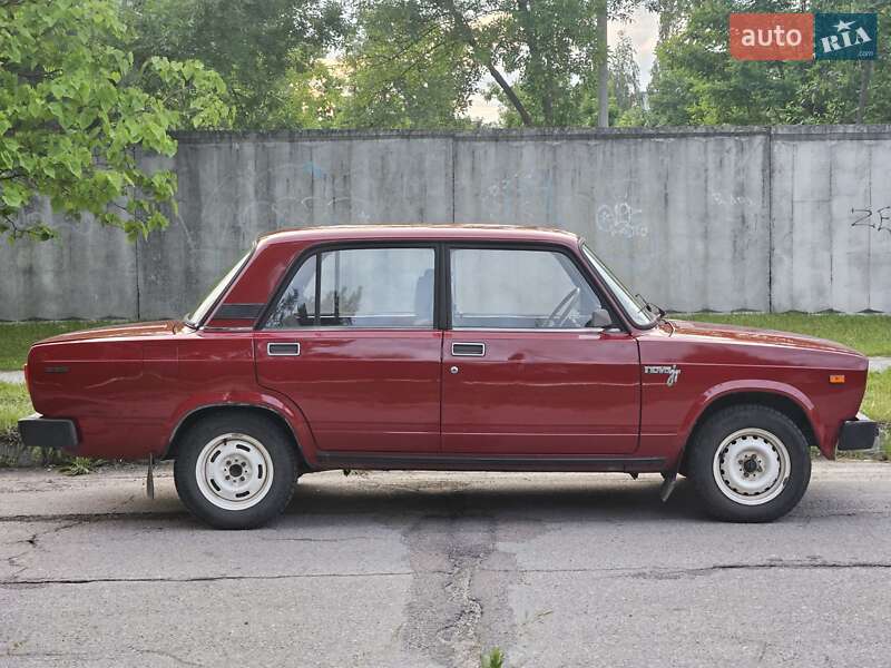 Седан ВАЗ / Lada 2105 1993 в Вараше