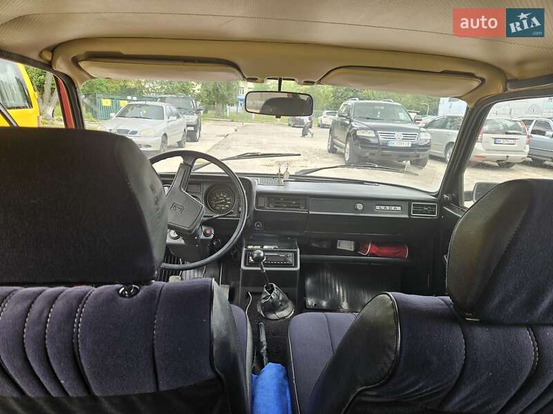 Седан ВАЗ / Lada 2105 1993 в Вараше