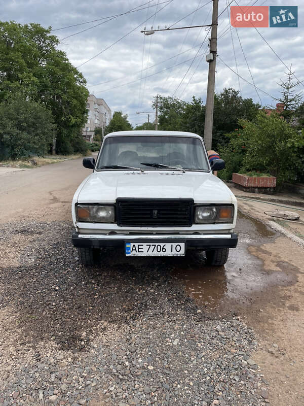Седан ВАЗ / Lada 2105 1990 в Кривом Роге