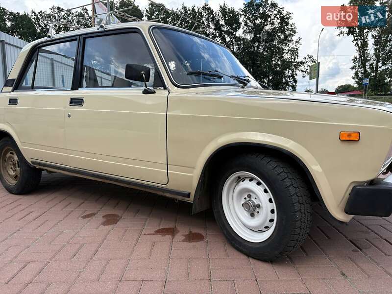 Седан ВАЗ / Lada 2105 1984 в Полтаве