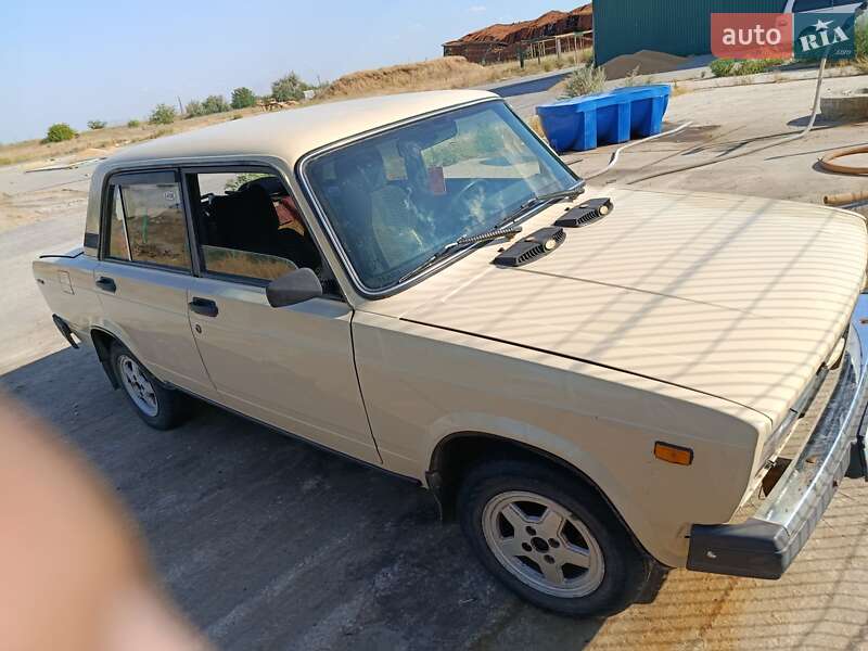 Седан ВАЗ / Lada 2105 1982 в Херсоне