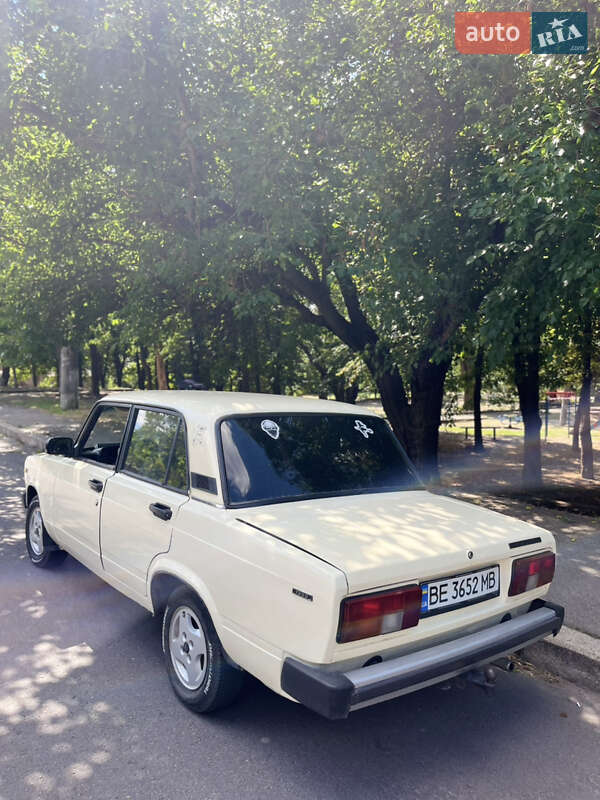 Седан ВАЗ / Lada 2105 1990 в Первомайске