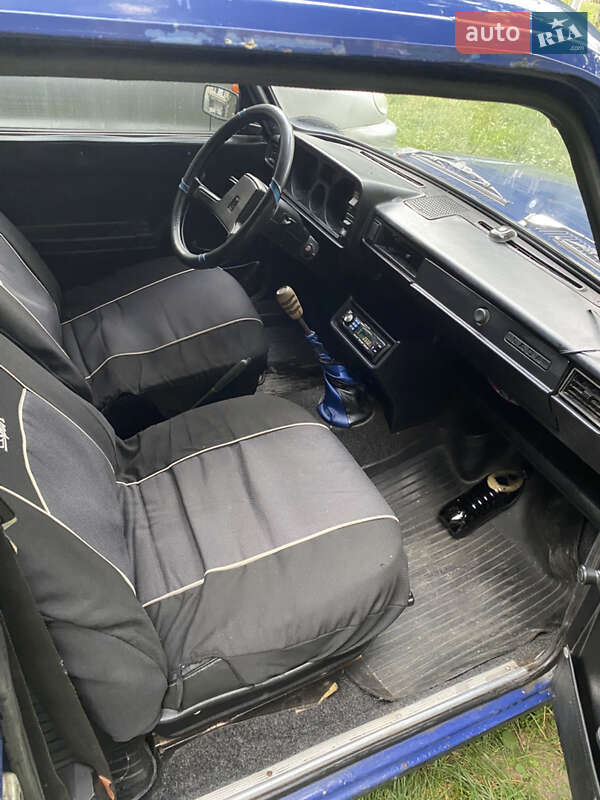 Седан ВАЗ / Lada 2105 1990 в Львове