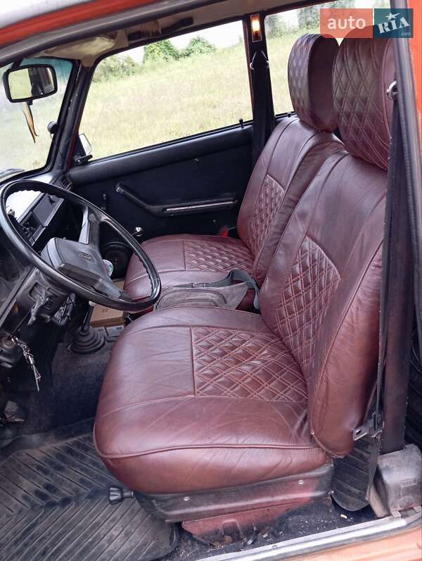 Седан ВАЗ / Lada 2105 1982 в Борисполе