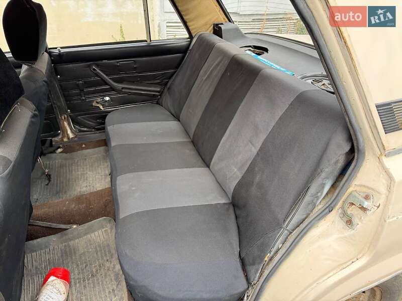 Седан ВАЗ / Lada 2105 1981 в Харкові фото 6 Седан ВАЗ / Lada 2105 1981 в Харкові