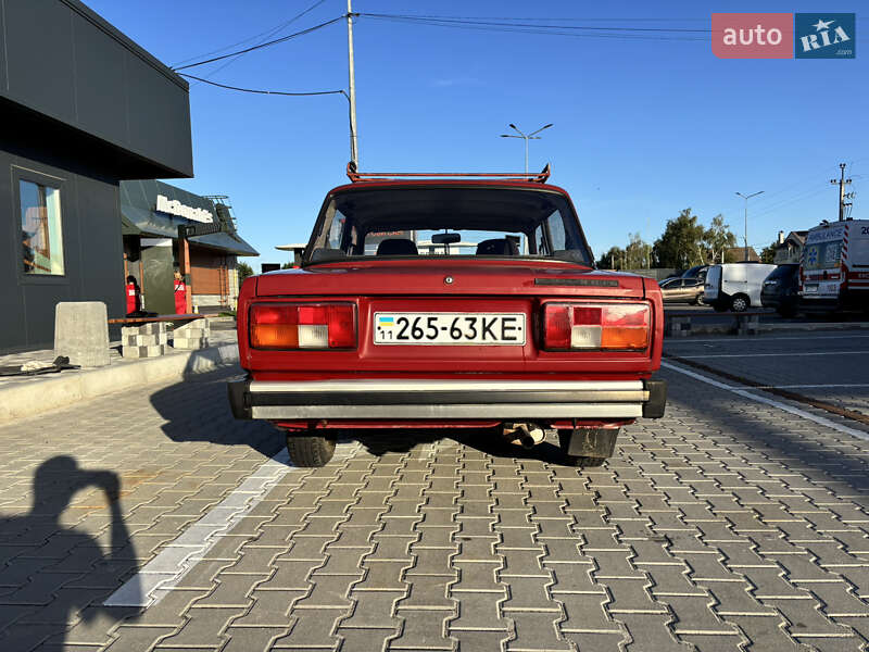 Седан ВАЗ / Lada 2105 1990 в Великой Александровке