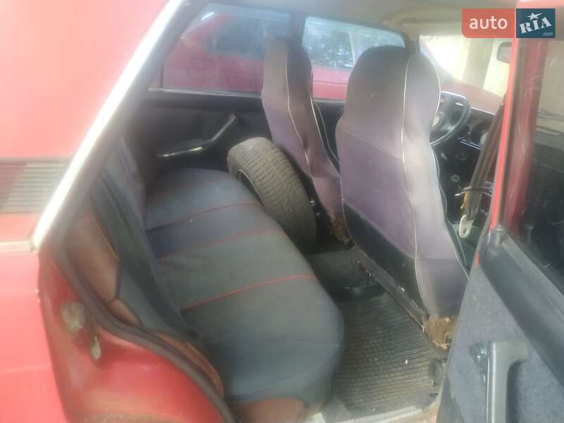 Седан ВАЗ / Lada 2105 1984 в Харькове