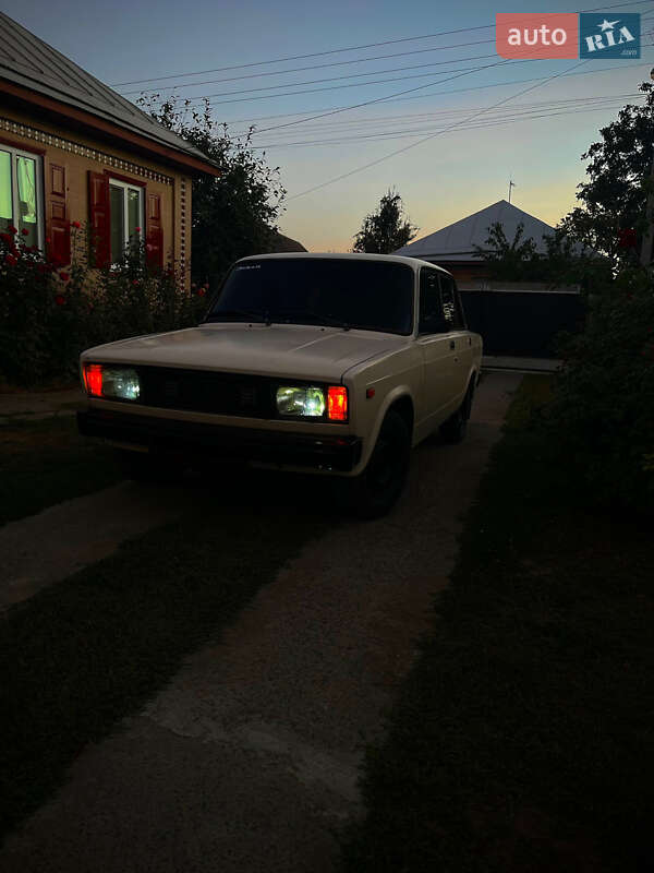 Седан ВАЗ / Lada 2105 1990 в Черкассах